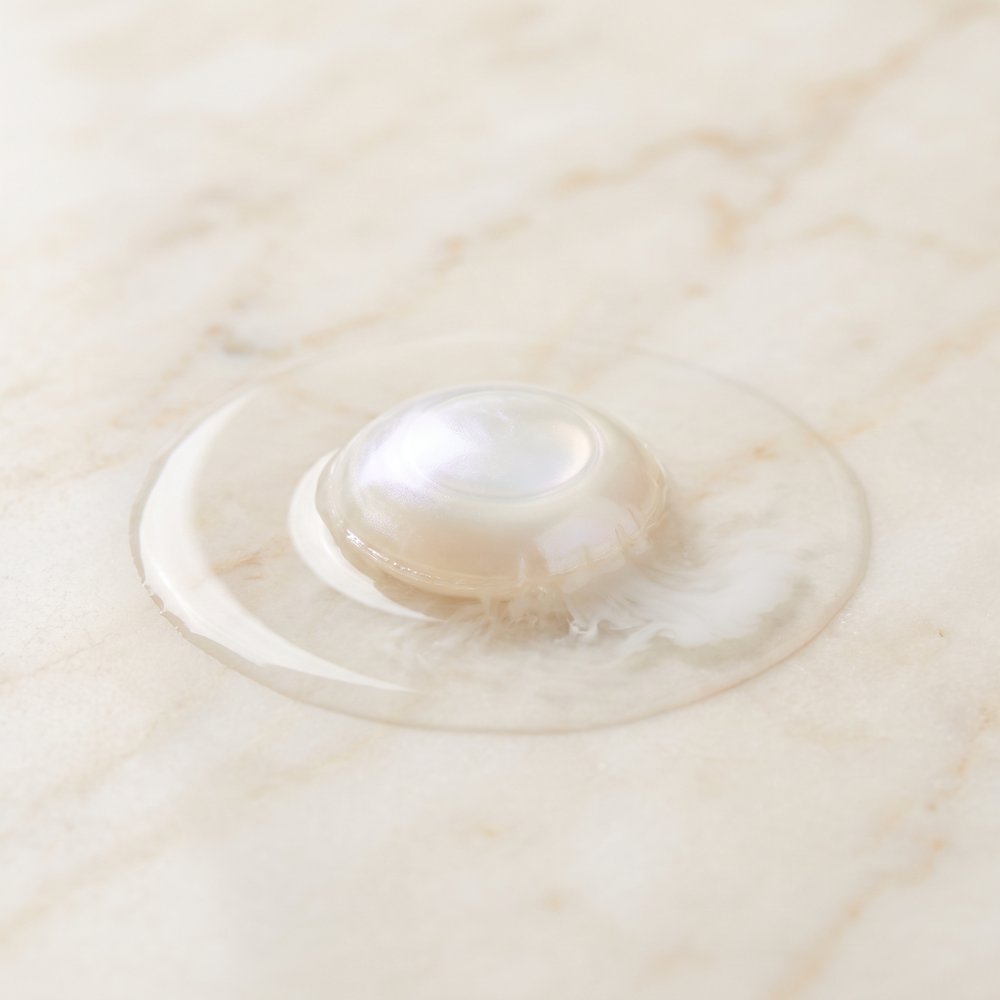 Une perle qui se dissout dans l’eau